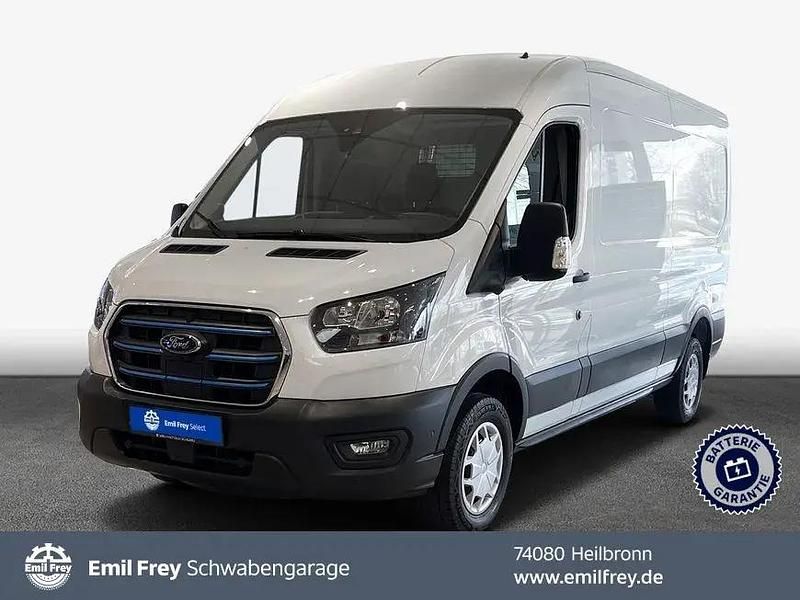 Weiß Gebraucht 2023 Ford E-Transit Trend Van | 41.990 € (Teuer) - Bild 1/3
