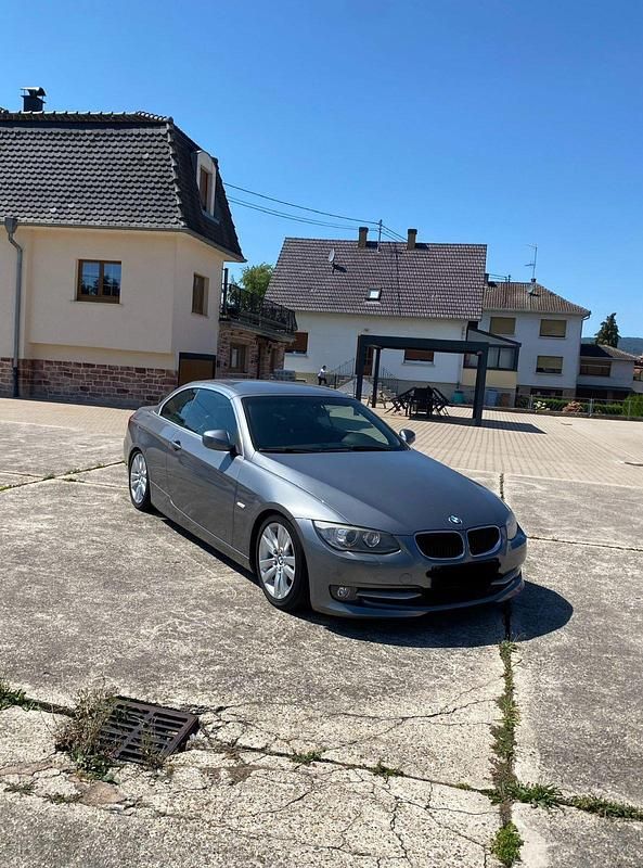 Grau Gebraucht 2010 BMW 318 Cabriolet Cabrio | 8.500 € (Guter Preis) - Bild 1/3
