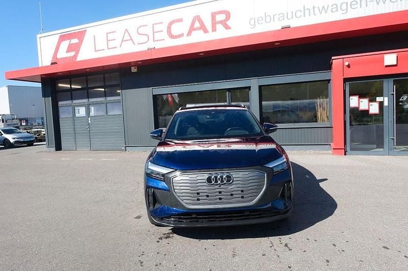 Blau Gebraucht 2023 Audi Q4 e-tron SUV | 29.100 € (Superpreis) - Bild 1/4