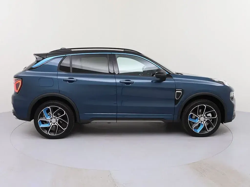 Nouă Lynk & Co 01 179 CP (131 kW) 2025 Albastru SUV