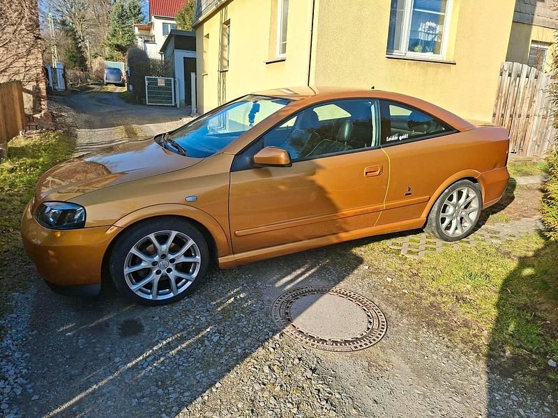 Gebraucht Opel Astra 125 PS (91 kW) 2002 Gold Coupé