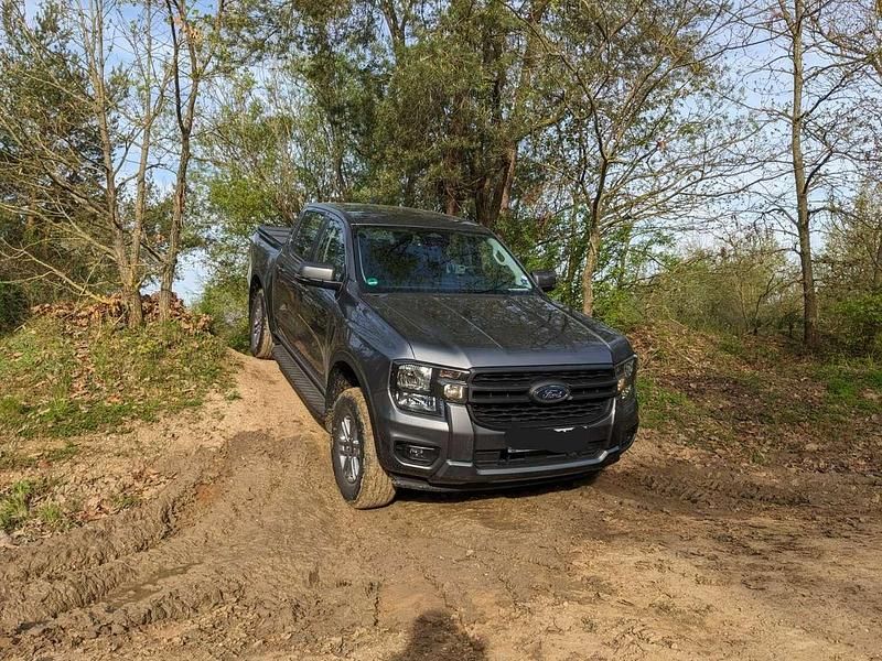 Gebraucht Ford Ranger XLT 170 PS (125 kW) 2023 Grau Pickup