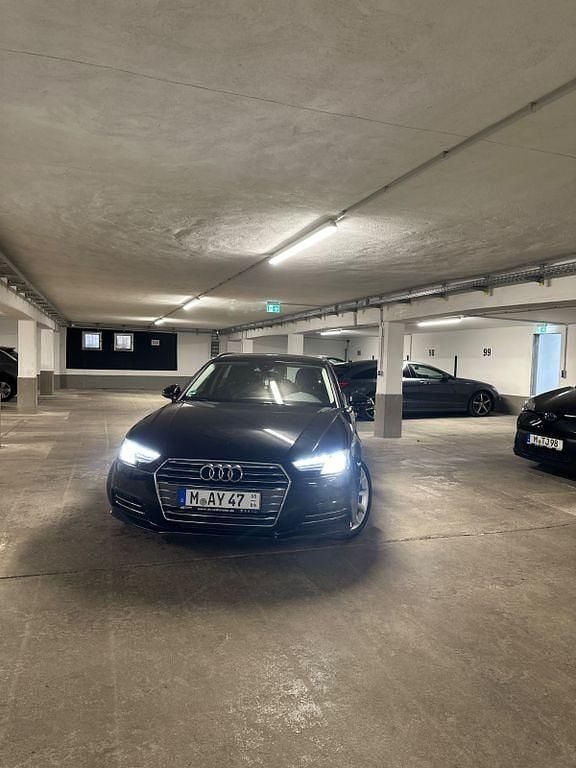 Schwarz Gebraucht 2017 Audi A4 Design Kombi | 17.000 € (Guter Preis) - Bild 1/4