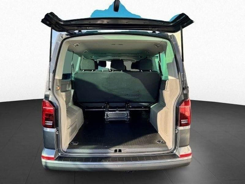 Gebraucht VW Caravelle Trendline 150 PS (110 kW) 2024 Silber Van