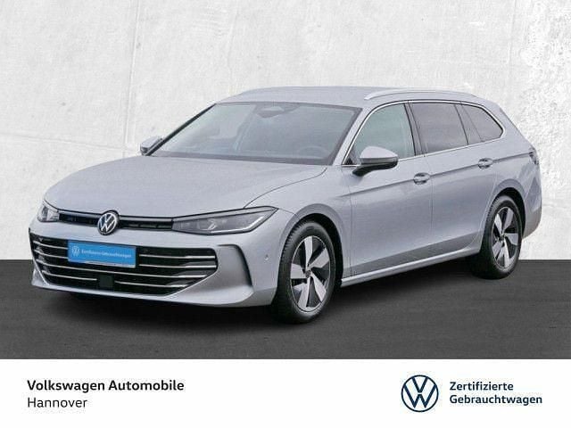Oyster silver metallic Gebraucht 2025 VW Passat Elegance Kombi | 34.890 € (Superpreis) - Bild 1/3