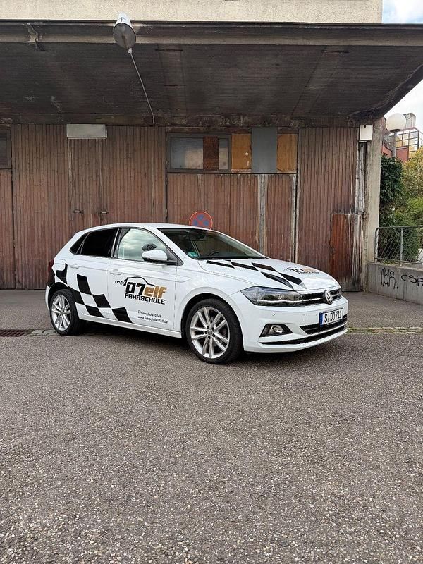 Weiß Gebraucht 2019 VW Polo Highline Kleinwagen | 13.899 € (Guter Preis) - Bild 1/4