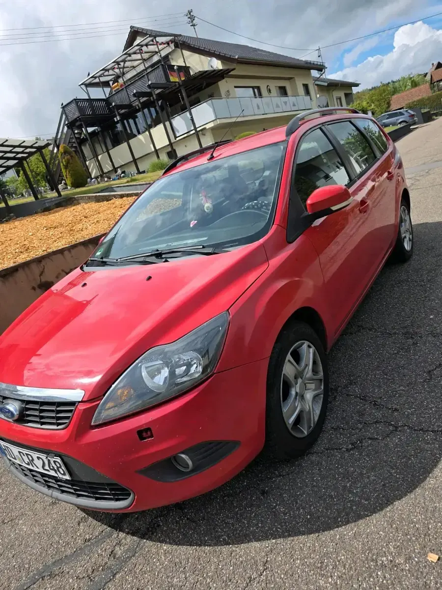 Gebraucht Ford Focus 2010 Rot Kombi