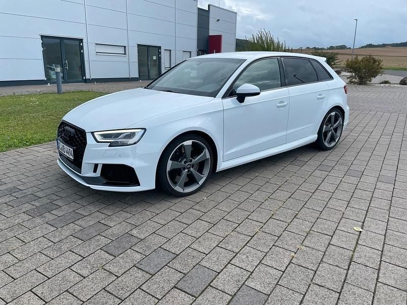Weiß Gebraucht 2019 Audi RS3 Kleinwagen | 36.900 € (Superpreis) - Bild 1/4