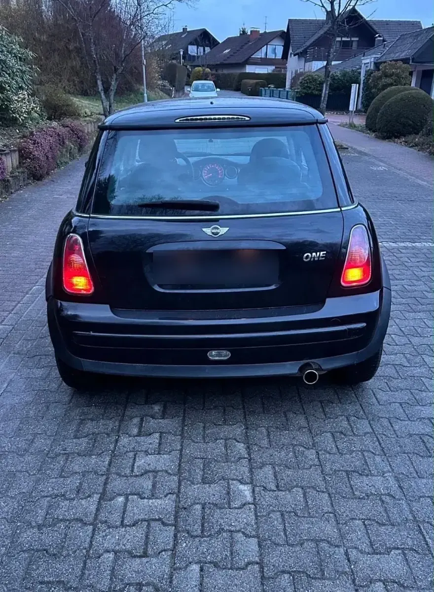 Gebraucht Mini Cooper 90 PS (66 kW) 2001 Schwarz Kleinwagen