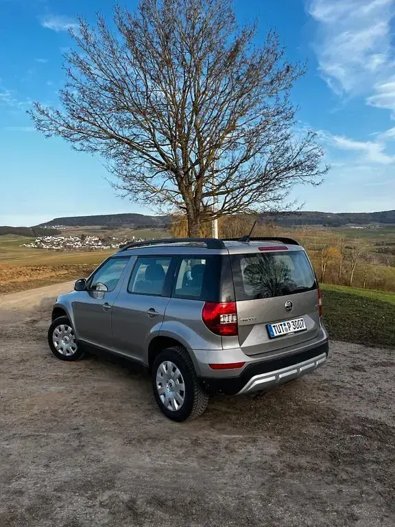 Gebraucht Skoda Yeti 105 PS (77 kW) 2015 Beige SUV