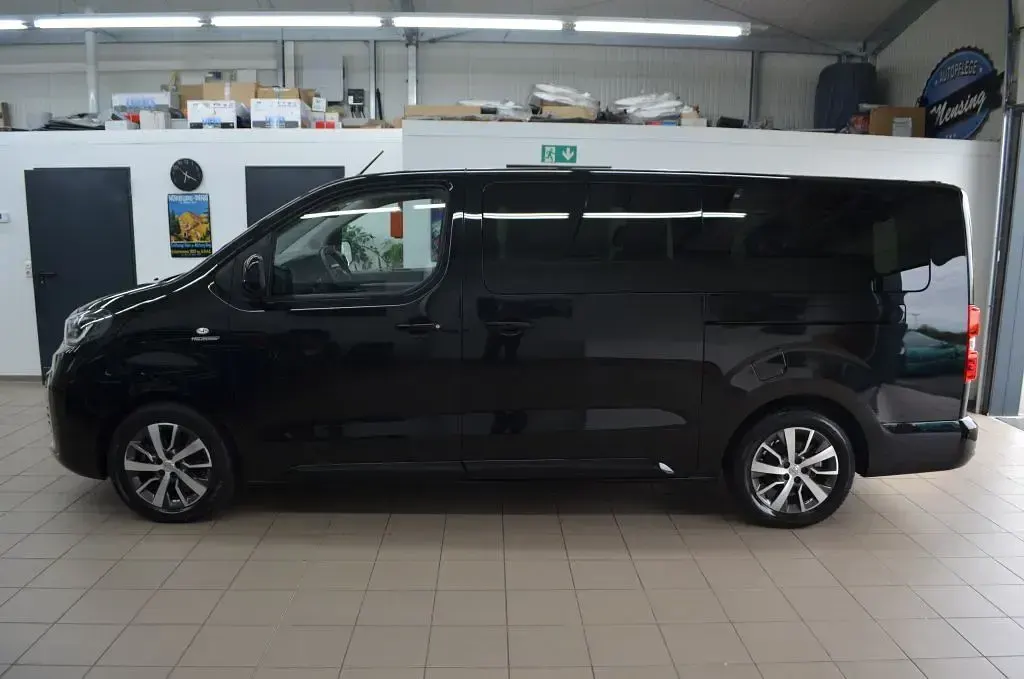 Gebraucht Toyota Proace Verso Team 177 PS (130 kW) 2024 Schwarz Kombi