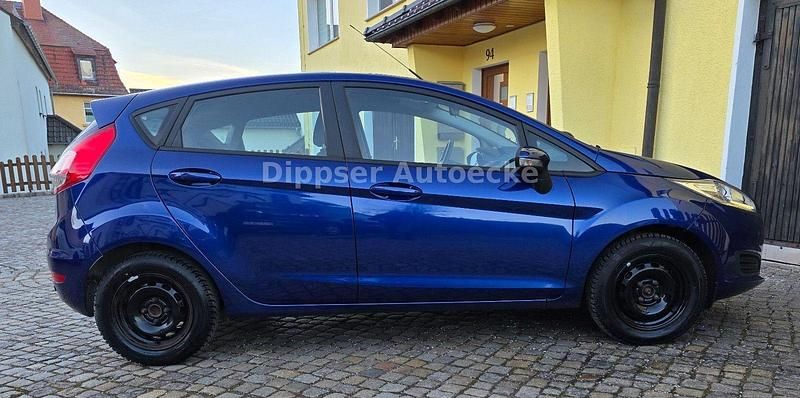 Gebraucht Ford Fiesta Trend 95 PS (69 kW) 2016 Blau Kleinwagen