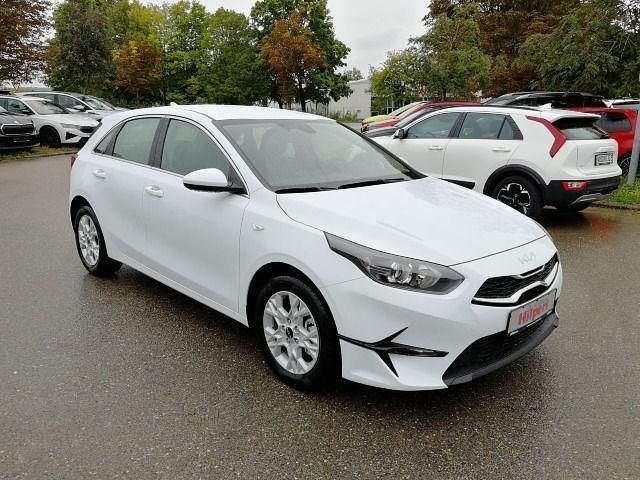 Neu Kia Ceed Vision 99 PS (72 kW) 2025 Weiß Kleinwagen