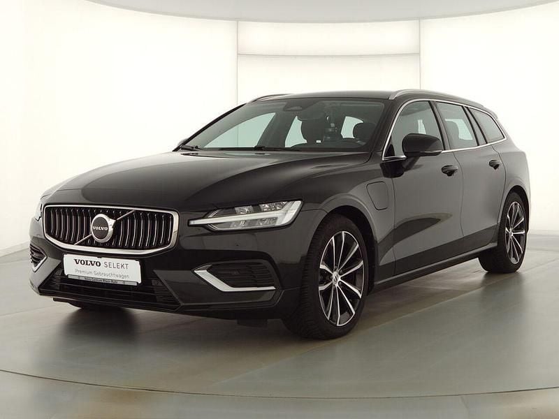 Gebraucht Volvo V60 Core 398 PS (292 kW) 2023 Black solid / solid Kombi