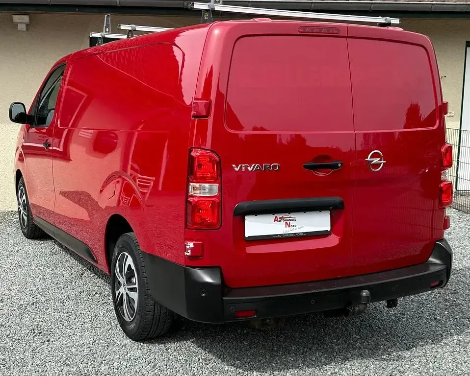 Używany Opel Vivaro Elegance 177 KM (130 kW) 2021 Czerwony Minivan