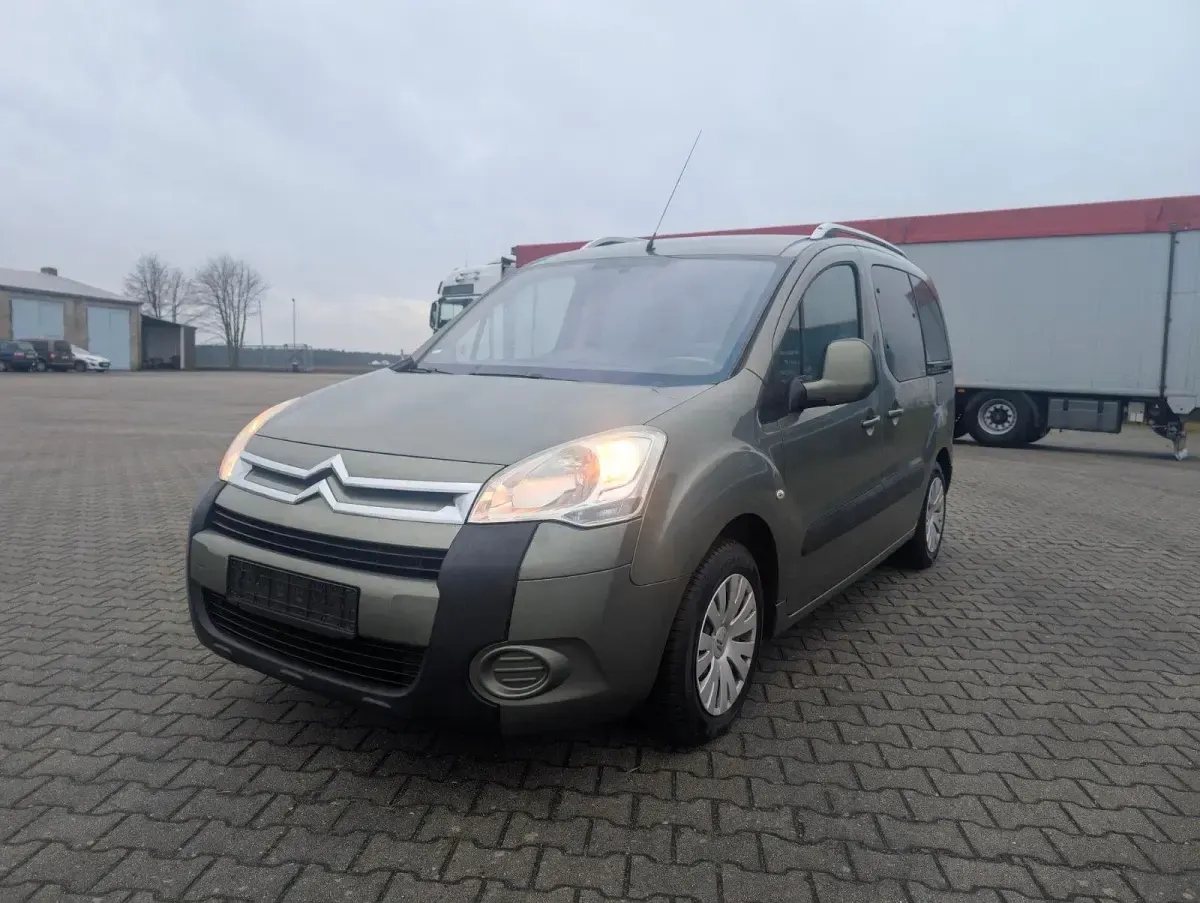 Gebraucht Citroën Berlingo 109 PS (80 kW) 2008 Grün Van / Kleinbus