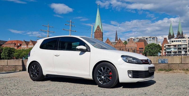 Weiß Gebraucht 2009 VW Golf VI GTI Coupé | 6.990 € (Guter Preis) - Bild 1/4