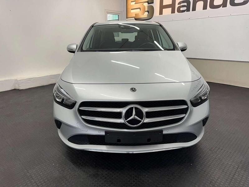 Gebraucht Mercedes B200 150 PS (110 kW) 2019 Silber Van / Kleinbus
