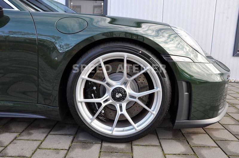 Neu Porsche 911 510 PS (375 kW) 2025 Grün