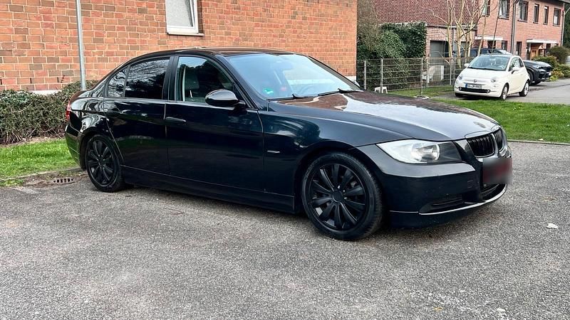 Gebraucht BMW 318 129 PS (94 kW) 2006 Schwarz Limousine