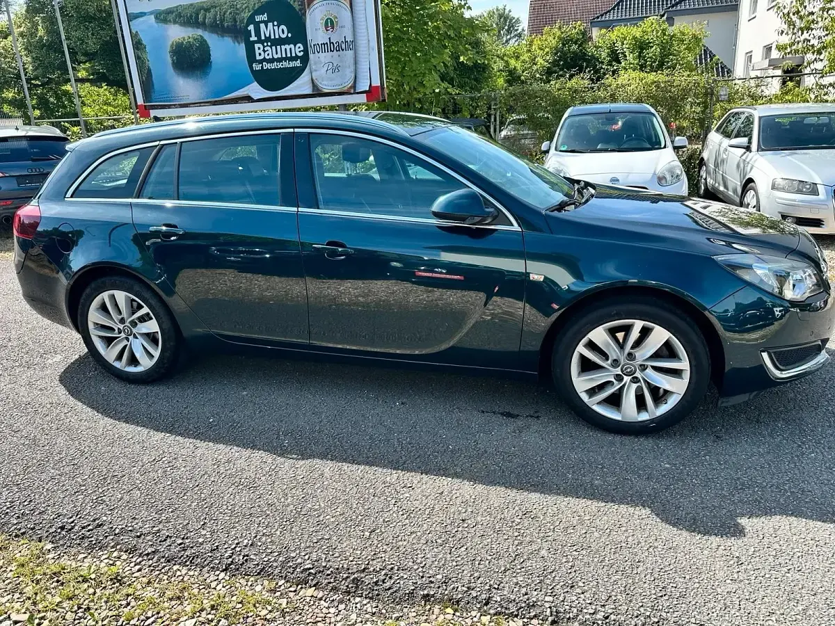 Gebraucht Opel Insignia 163 PS (119 kW) 2015 Grün Kombi