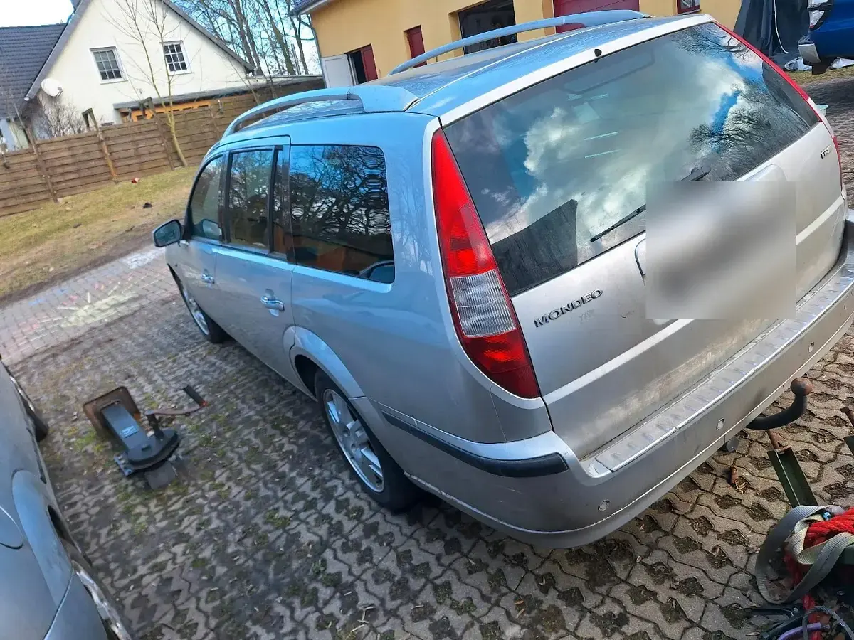 Gebraucht Ford Mondeo 130 PS (95 kW) 2007 Silber Kombi