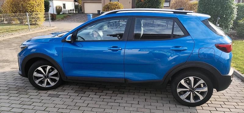 Gebraucht Kia Stonic 101 PS (74 kW) 2021 Blau SUV