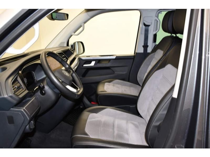 Second-hand VW Multivan Generation Six 150 CP (110 kW) 2022 Monovolum