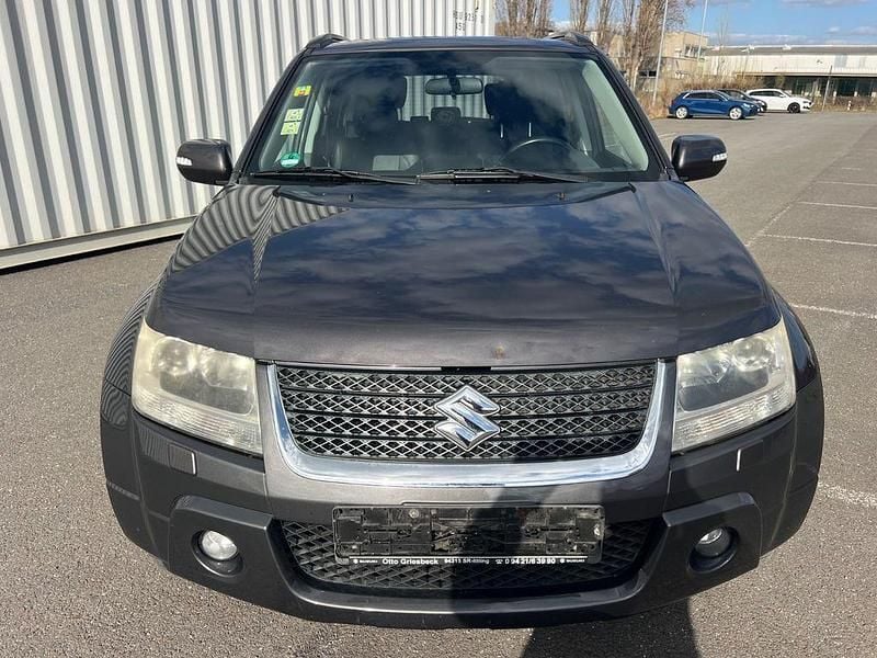 Gebraucht Suzuki Grand Vitara 129 PS (94 kW) 2010 Grau SUV