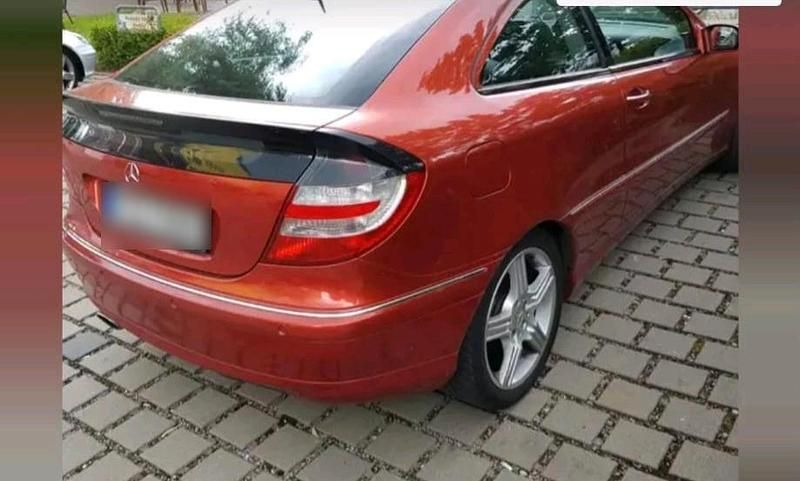 Orange Gebraucht 2005 Mercedes 320 Coupé | 3.200 € - Bild 1/4
