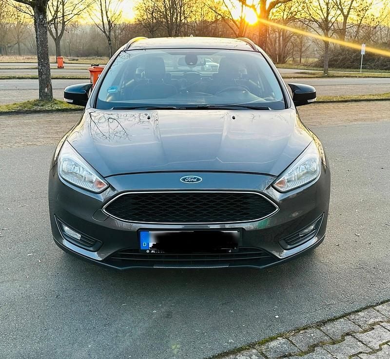Gebraucht Ford Focus 150 PS (110 kW) 2015 Grau Kombi