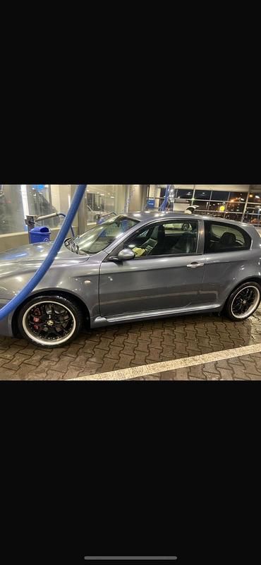 Silber Gebraucht 2002 Alfa Romeo 147 GTA Kleinwagen | 28.500 € - Bild 1/4