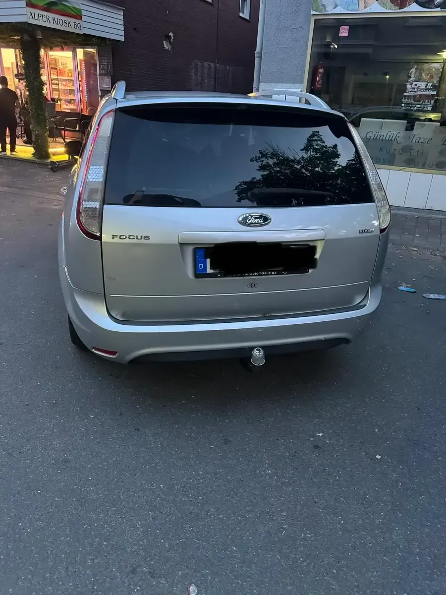 Gebraucht Ford Focus 131 PS (96 kW) 2011 Silber Limousine
