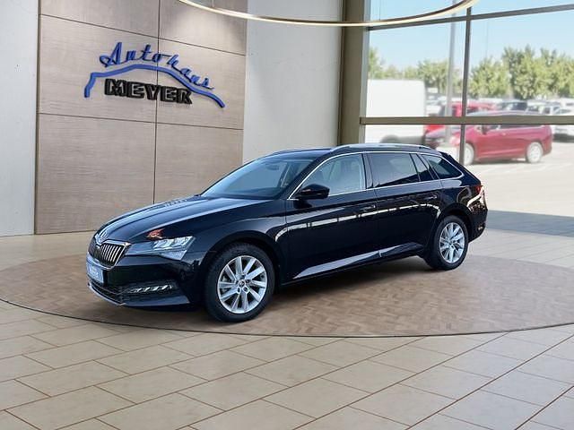 Black magic (metallic) Gebraucht 2024 Skoda Superb Kombi | 28.999 € - Bild 1/4