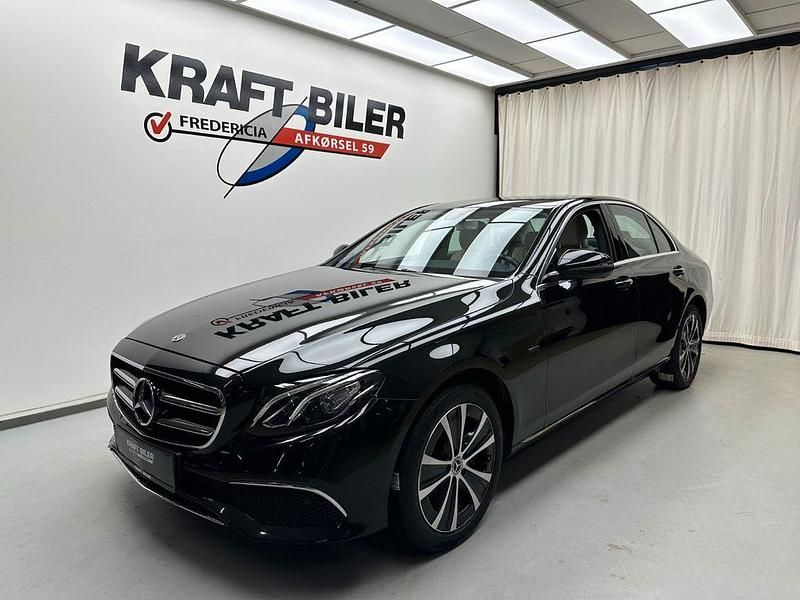 Gebraucht Mercedes E300 194 PS (142 kW) 2019 Schwarz Limousine