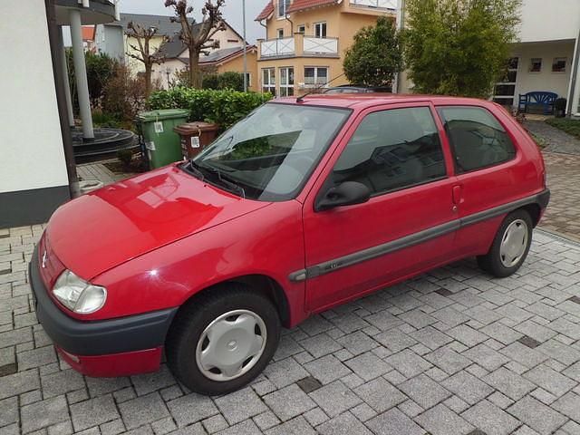 Gebraucht Citroën Saxo 82 PS (60 kW) 1998 Rot Kleinwagen