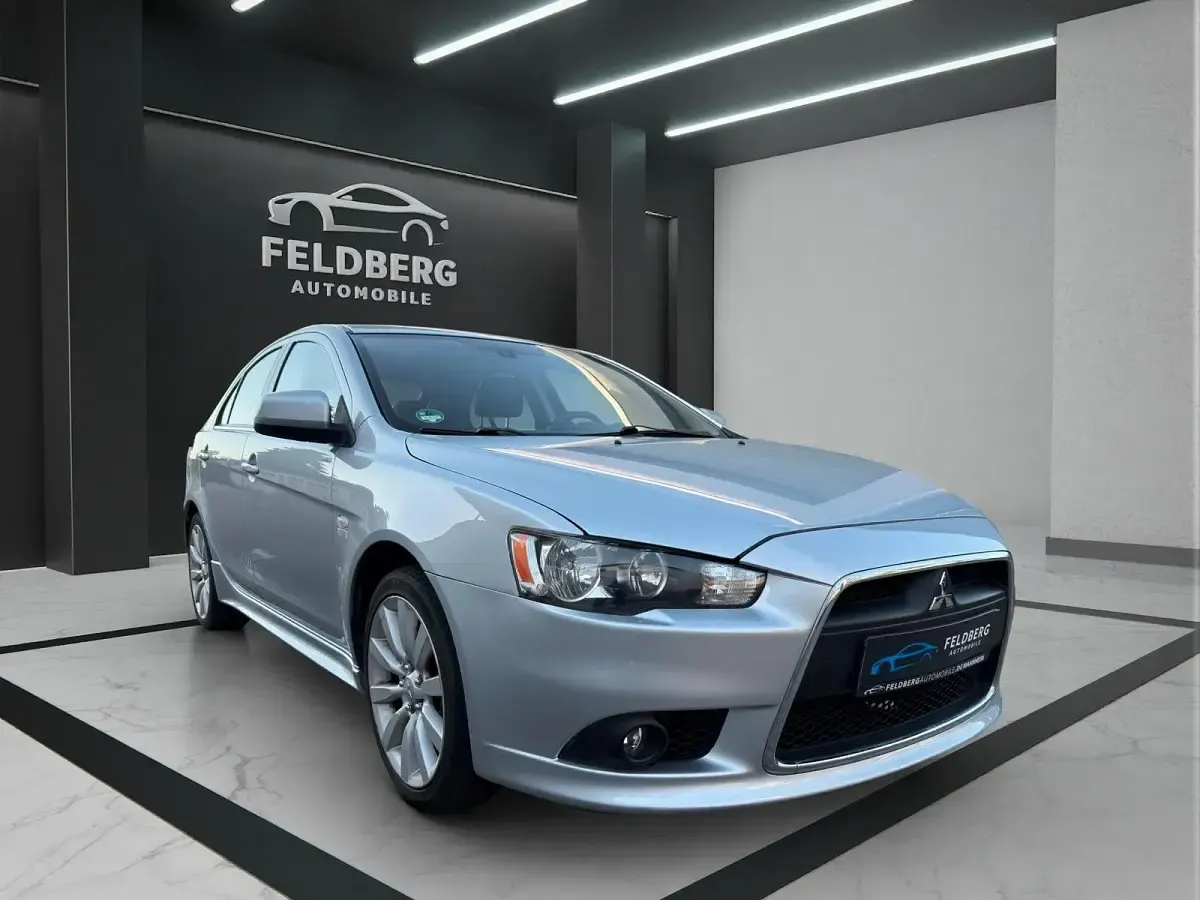 Gebraucht Mitsubishi Lancer 143 PS (105 kW) 2009 Coolsilber (m) Limousine