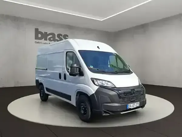 Gebraucht Peugeot Boxer 140 PS (102 kW) 2026 Kaolin weiß Van