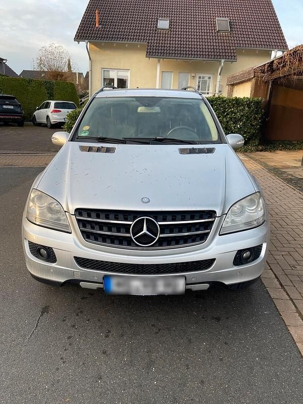 Gebraucht Mercedes ML420 306 PS (225 kW) 2007 Silber SUV