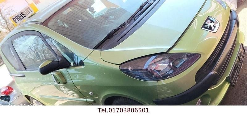 Gebraucht Peugeot 1007 Premium 73 PS (53 kW) 2005 Grün Van / Kleinbus