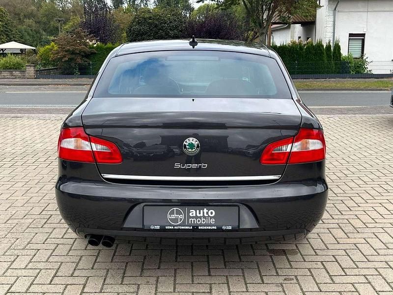 Gebraucht Skoda Superb 170 PS (125 kW) 2011 Mocca braun Limousine