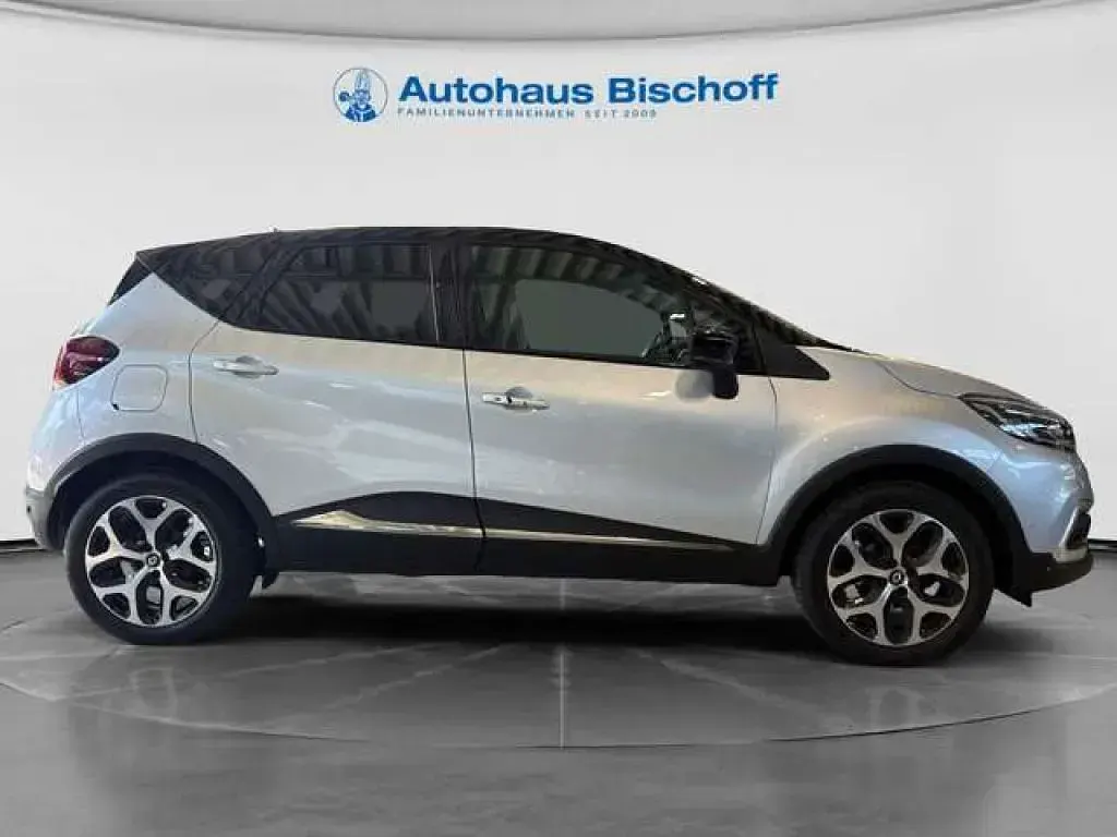 Gebraucht Renault Captur Expression 90 PS (66 kW) 2018 Grau d69 + schwarz gne (metallic) SUV