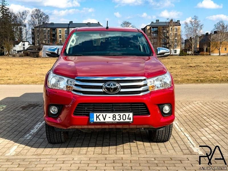 Gebraucht Toyota HiLux 150 PS (110 kW) 2017 Rot Pickup