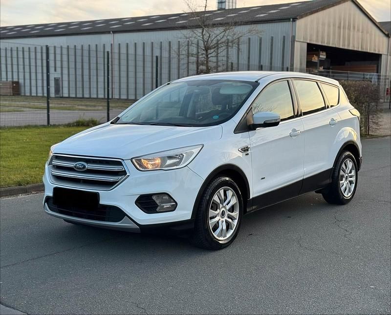 Second-hand Ford Kuga 150 CP (110 kW) 2018 Alb SUV
