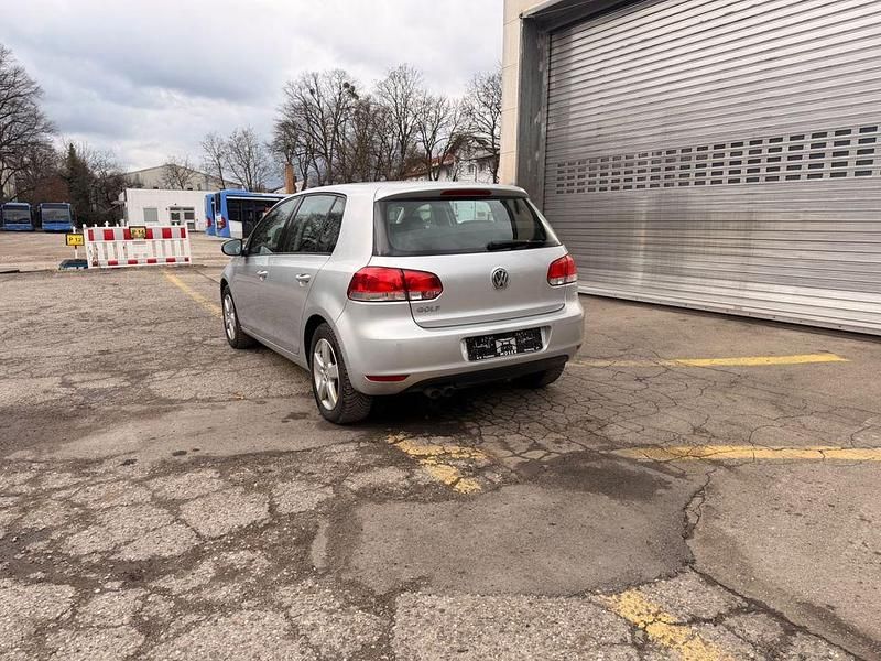 Gebraucht VW Golf VI Style 122 PS (89 kW) 2011 Silber Kleinwagen