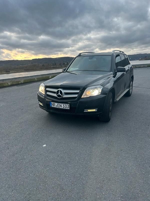 Schwarz Gebraucht 2010 Mercedes GLK220 SUV | 5.500 € (Guter Preis) - Bild 1/4