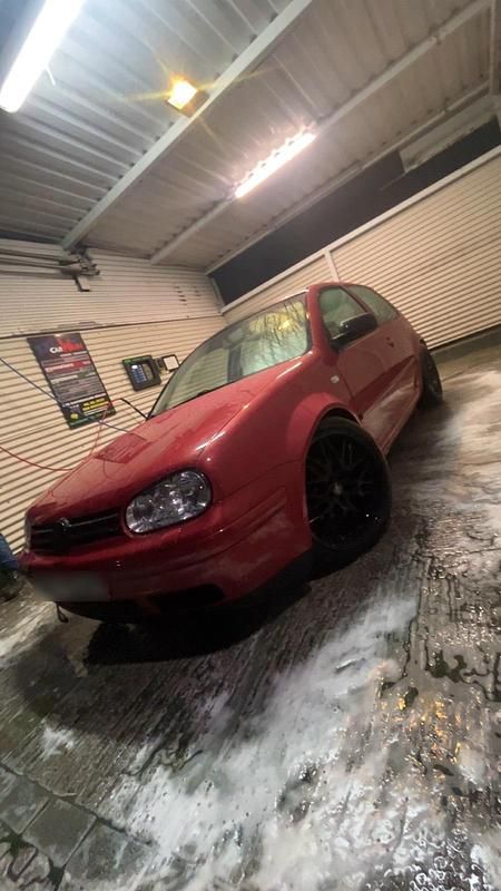 Gebraucht VW Golf IV 115 PS (84 kW) 2001 Rot Kleinwagen