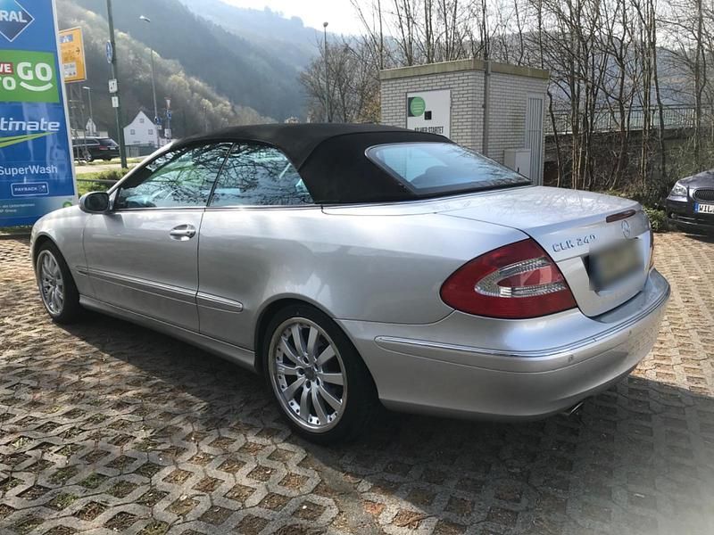 Gebraucht Mercedes CLK240 170 PS (125 kW) 2004 Silber Cabrio
