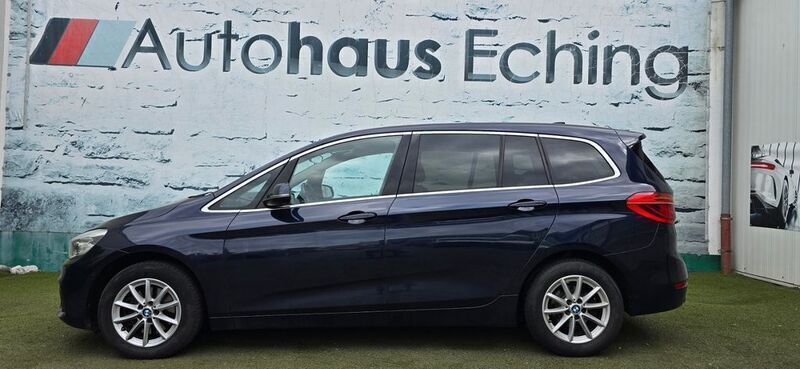 Blau Gebraucht 2016 BMW 218 Gran Tourer Advantage Van / Kleinbus | 11.400 € (Fairer Preis) - Bild 1/4