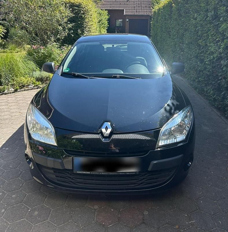 Schwarz Gebraucht 2011 Renault Mégane III Kleinwagen | 4.100 € (Fairer Preis) - Bild 1/4